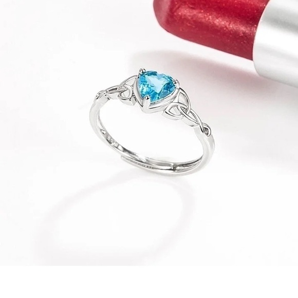 Stunning 925 Sterling Silver Ring with a Blue Heart Stone - Picture 3 of 7